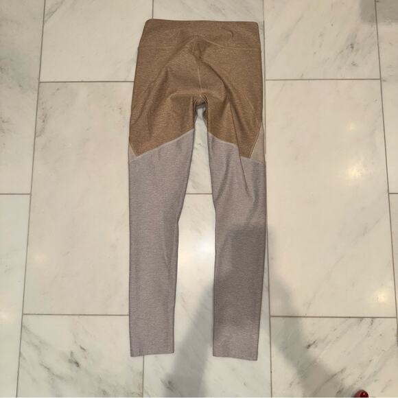 Outdoor Voices 7/8 Tri-Tone Leggings Desert/Oatmeal/Cloud Small - Picture 5 of 8
